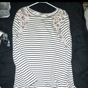 Lovely Melody Tee size xlarge